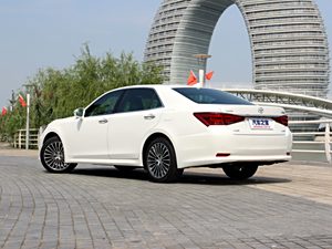 一汽丰田 皇冠 2015款 2.0T 尊享版